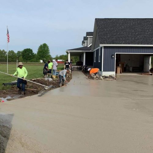 Pouring-concrete-driveway